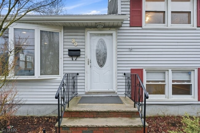 Building Photo - 30 Arden Rd