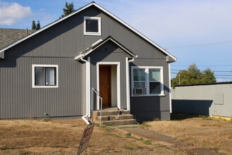 Building Photo - 33565 Cherry Way