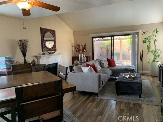 Foto del edificio - 8402 Cedarwood Ln