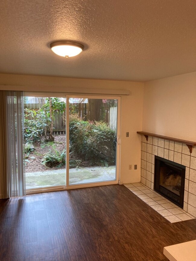 Interior Photo - Win Don