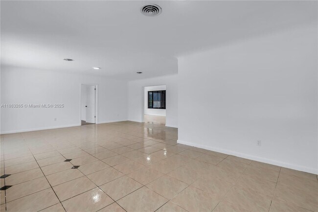 Foto del edificio - 4210 SW 20th St