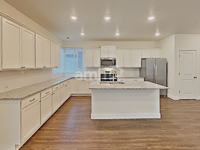 Building Photo - 13718 107th Avenue Court E