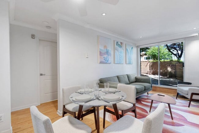 Photo du bâtiment - 1126 W 11th Ave