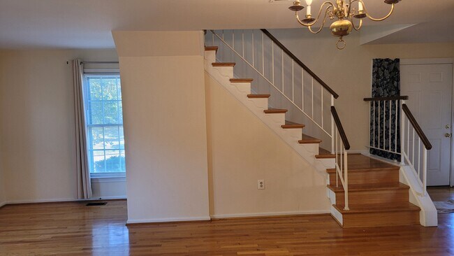 Foto del edificio - 7865 Parthian Ct