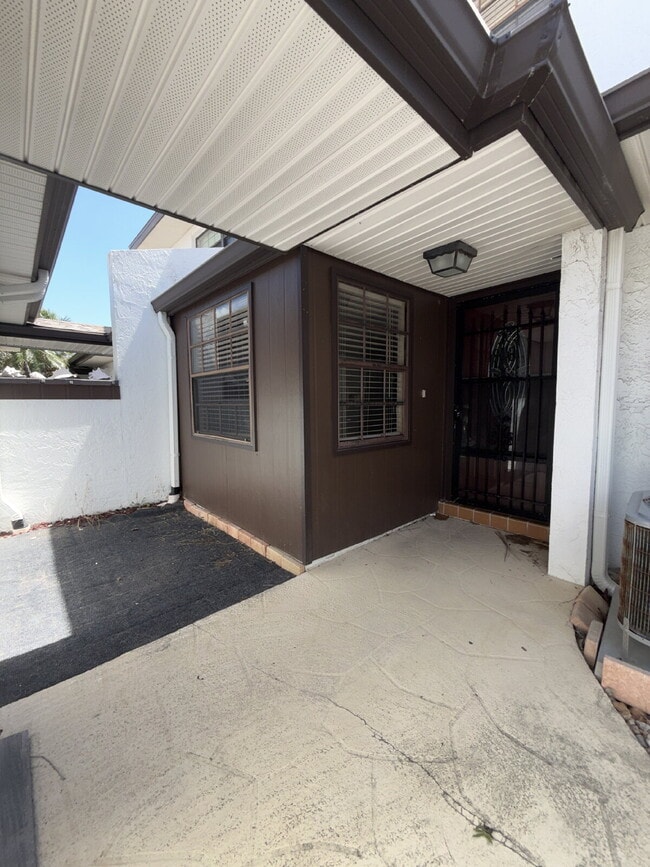 Building Photo - 255 Paradise Blvd