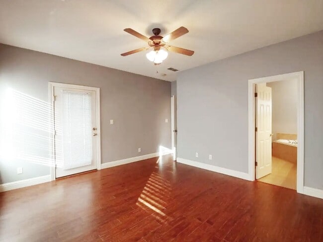 Building Photo - Spacious Duplex In Cape Girardeau