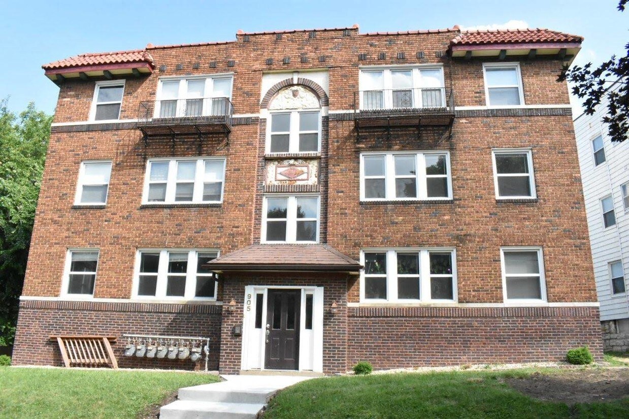 Foto principal - 905 E 28th St