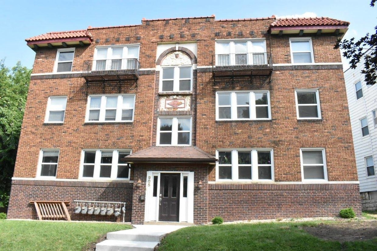 Primary Photo - 905 E 28th St
