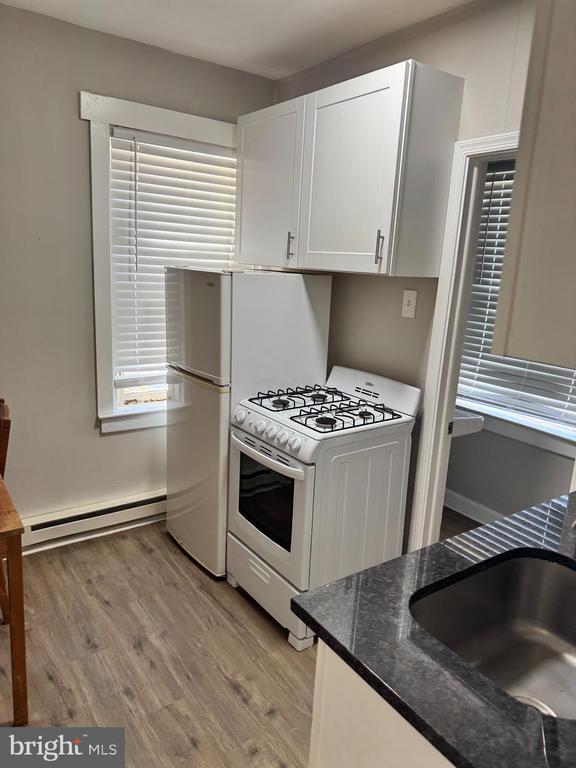 Foto del edificio - 202 S Main St