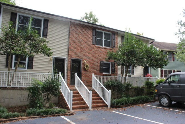 Building Photo - 300-399 Watermere Dr