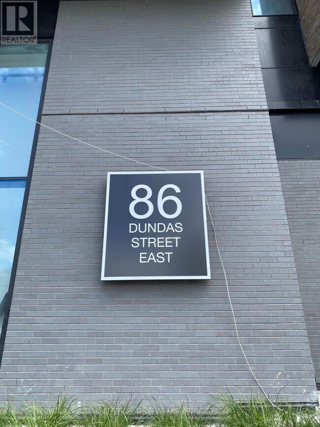 Photo du bâtiment - 86-486 Dundas St E