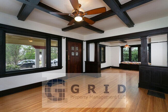 Foto del edificio - Charming 2 Bedroom Craftsman off of SE Div...