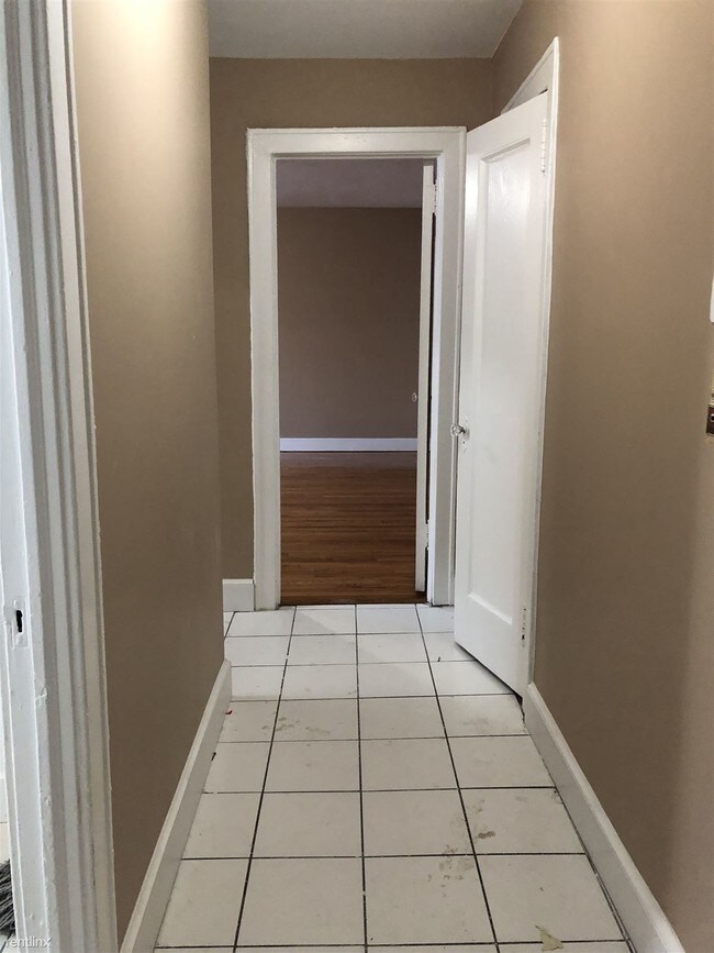 Building Photo - 1 br, 1 bath Apartment - 38 Park Ave