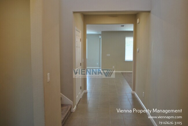Building Photo - 3057 Quincy Ave