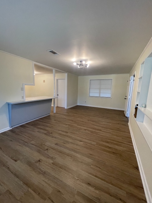 Building Photo - 824 N Anita Ave