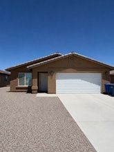 Building Photo - 4423 S Buckthorn Dr