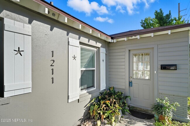 Building Photo - 1211 Penman Rd