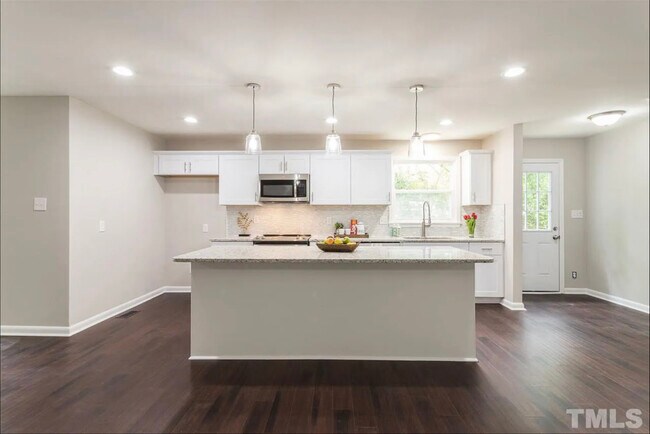 Building Photo - 812 Belmont Dr