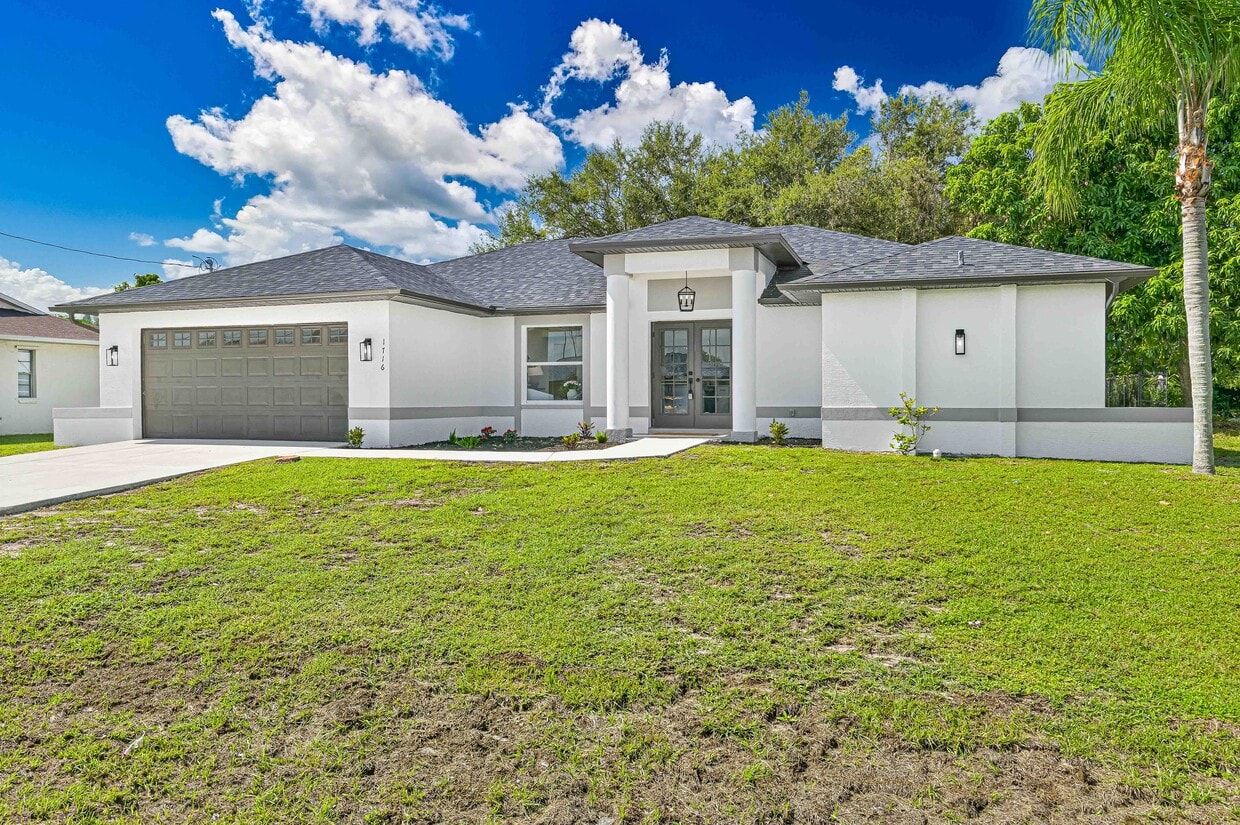 Primary Photo - 1716 SE 12th St