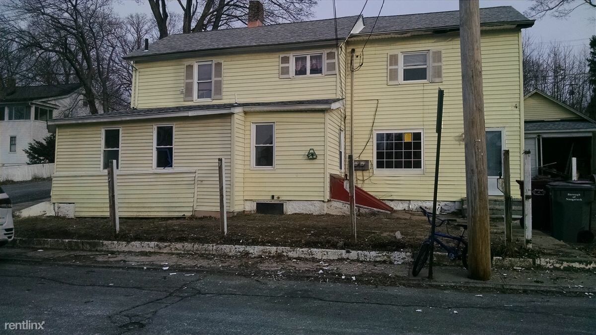 111 Carroll St, Naugatuck, CT 06770 Condo for Rent in Naugatuck, CT