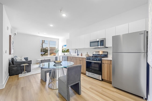 Building Photo - 30-32 McAdoo Ave