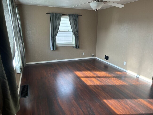 Foto del edificio - Charming 2-Bedroom located in Eastgate