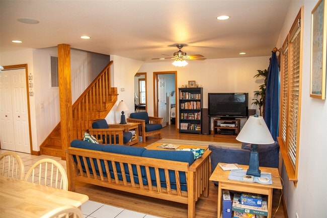 Building Photo - 48184 Decoy Dr