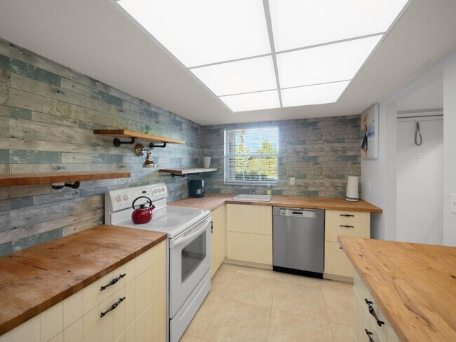 Foto del edificio - 1262 Sugar Sands Blvd