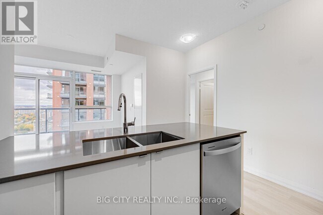 Building Photo - 3260 Sheppard Ave E