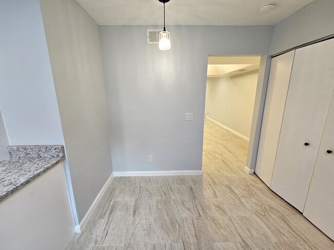 Building Photo - 35 Summercreek Dr