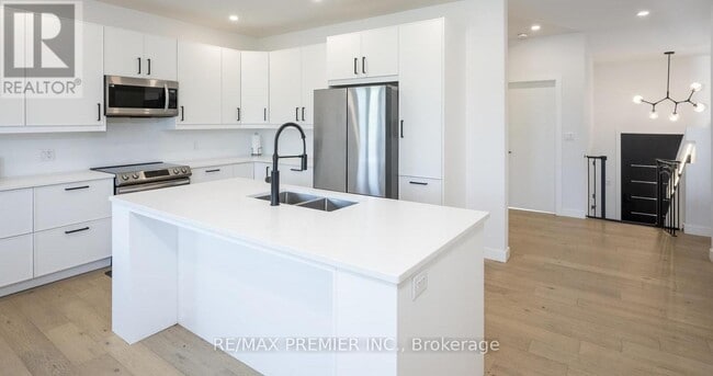 Building Photo - 2980 King George's Park Dr