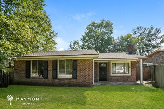 Building Photo - 32 Elmwood Pl