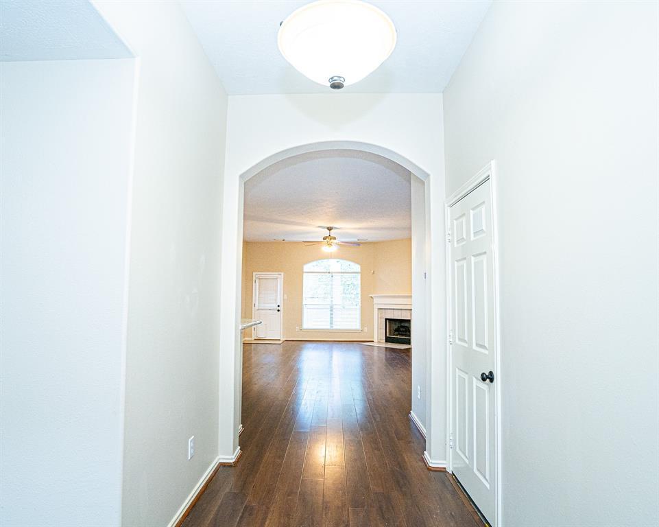 Primary Photo - 23 N Merryweather Cir