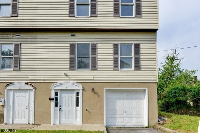 Photo - 145 S Arlington Ave Townhome