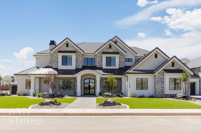 Building Photo - BRAND NEW Gorgeous 6 bed 7 bath with Pool ...