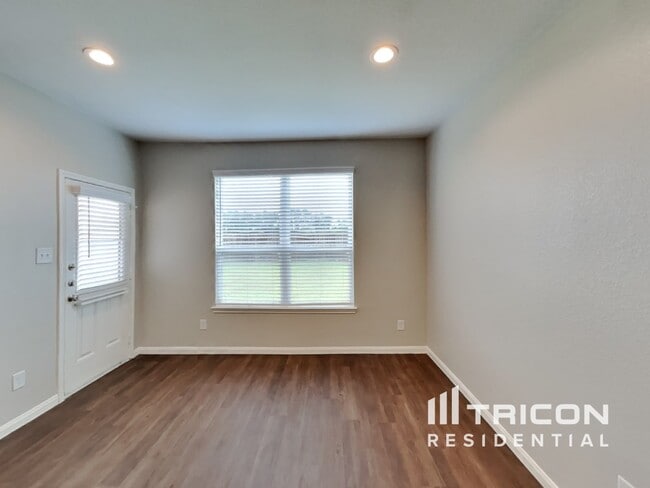 Building Photo - 7523 Merrylands Dr
