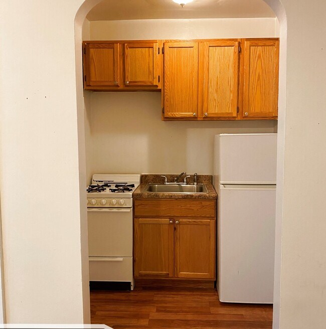 Foto del edificio - 2536 N Sawyer Ave