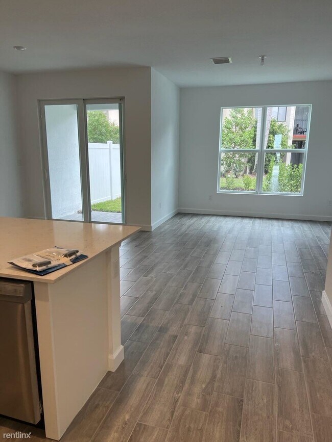 Foto del edificio - 3 br, 2.5 bath House - 4328 Hammock Grove ...