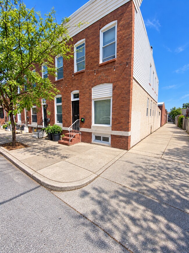 Building Photo - 635 S Eaton St