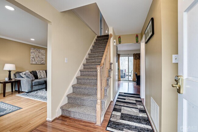 Foto del edificio - 42 Hillside Ave