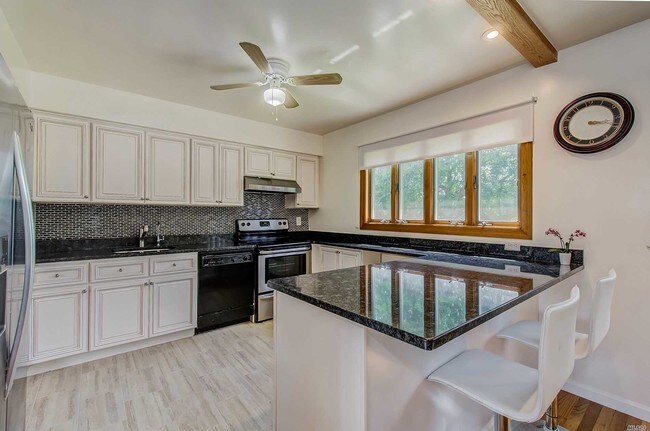 Foto del edificio - 22 Monroe Ave