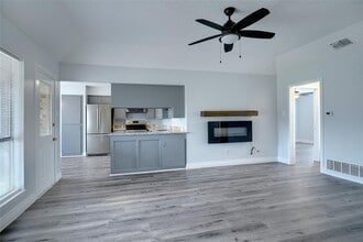 Building Photo - 1410 W Torrey St