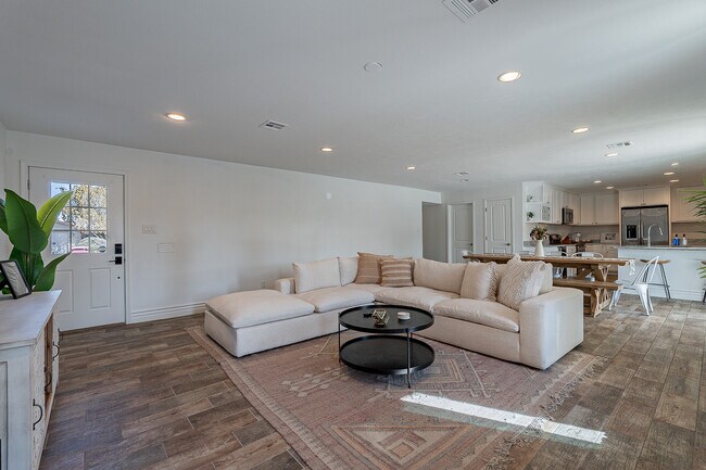 Foto del edificio - 8337 E Monterosa St