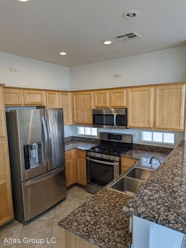 Foto del edificio - 3 br, 2.5 bath House - 8792 Villa Camille