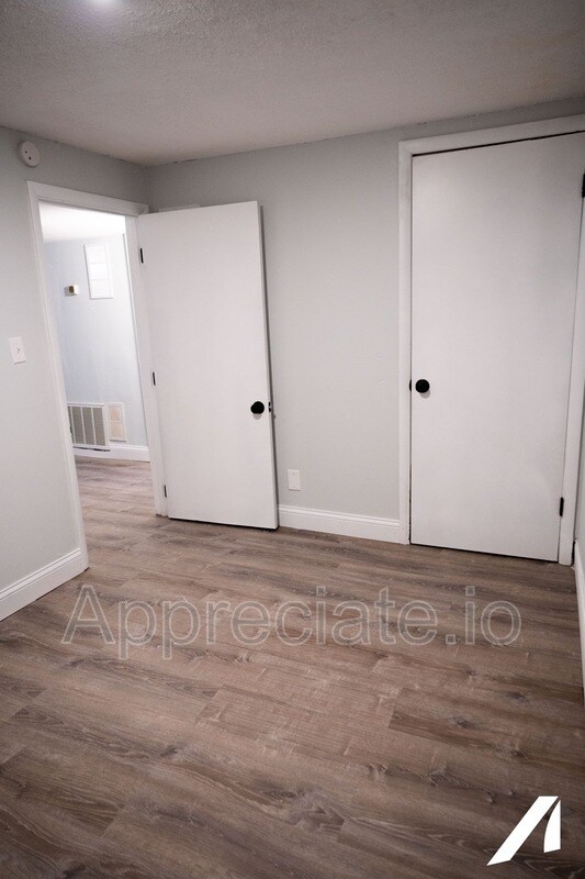 Foto del edificio - 3909 N Oakland Gravel Rd