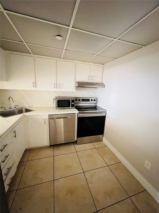 Foto del edificio - 1470 NE 123rd St