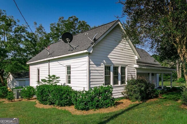 Building Photo - 5740 Bostwick Rd