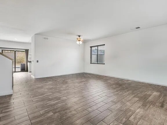 Foto principal - 5537 Nanday Ct