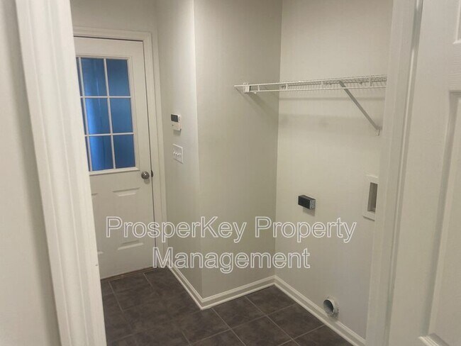Foto del edificio - 207 Timber Ridge Dr