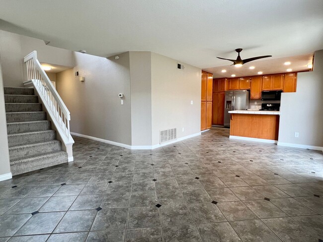 Building Photo - Two Story, 2 Bedroom 2.5 Bath House w/Cent...
